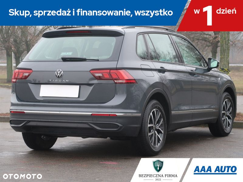 Volkswagen Tiguan - 6