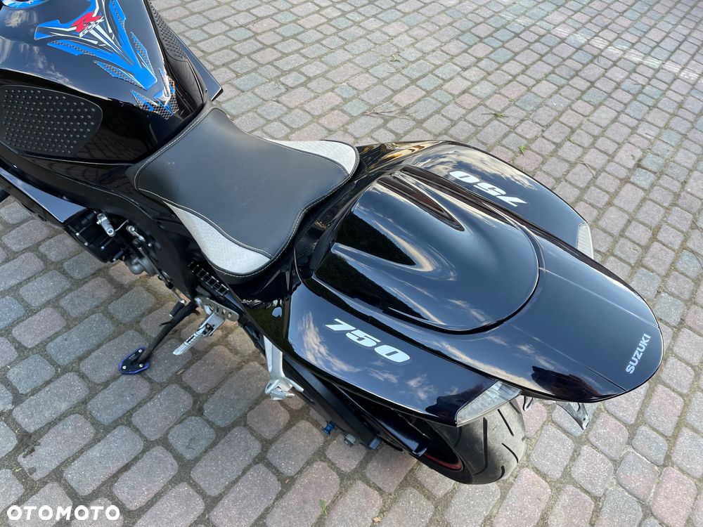 Suzuki GSX-R - 10