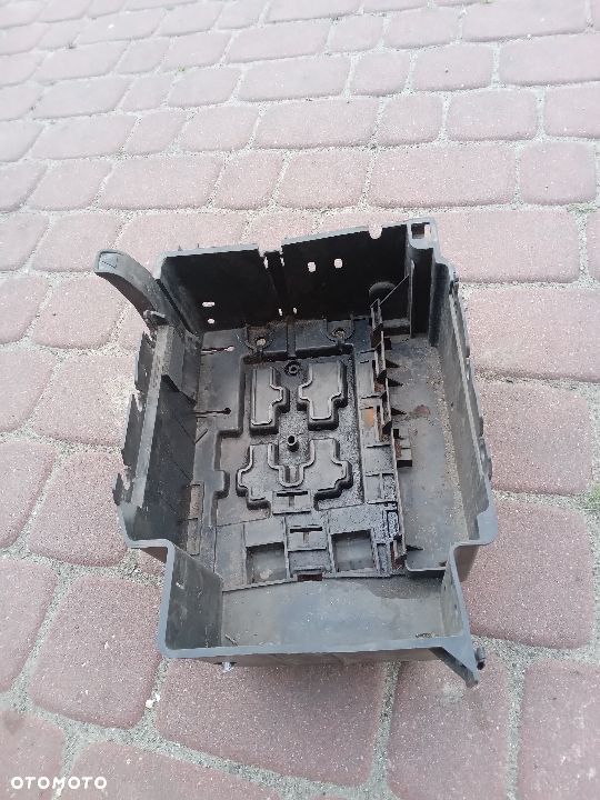 Peugeot Citroen obudowa podstawa akumulatora 9656705880 - 1