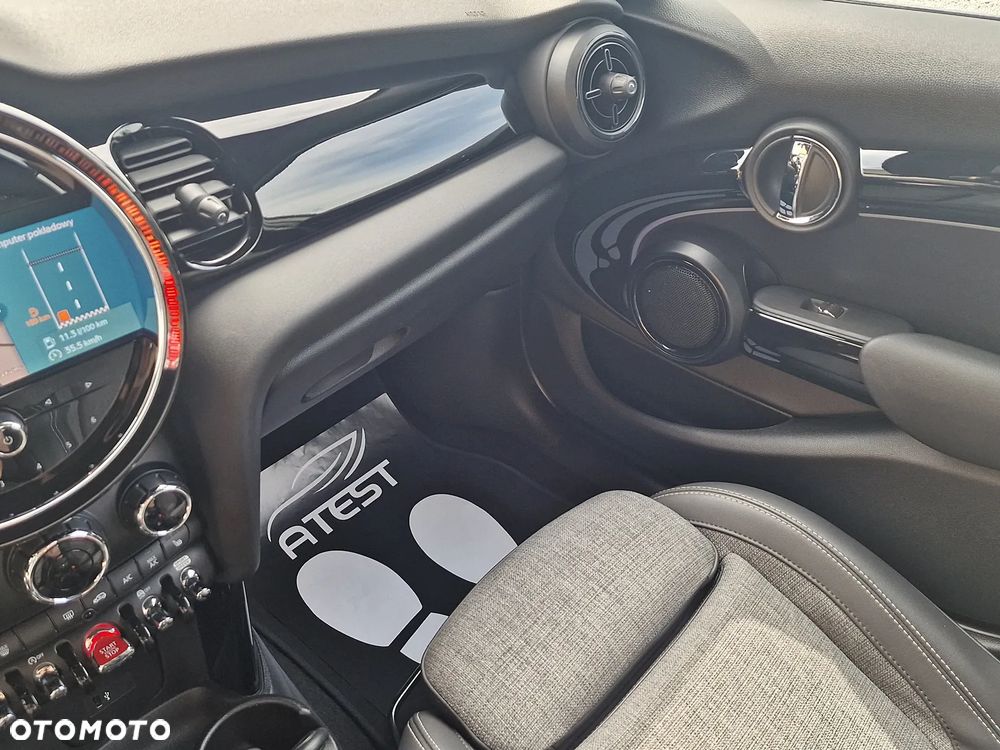 MINI Cooper Essential Trim - 19