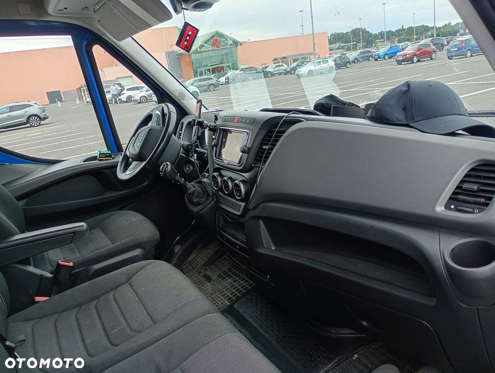 Iveco 35s18 - 18
