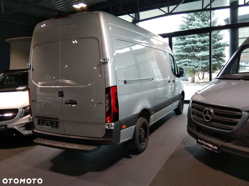Mercedes-Benz Sprinter - 2