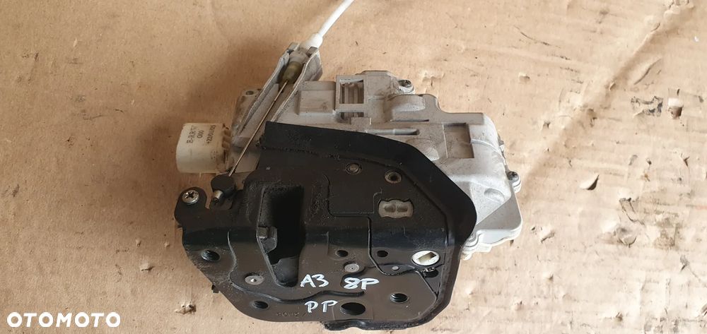 Zamek drzwi prawy przód przedni 7 PIN Audi A3 8P 4F1837016 - 3
