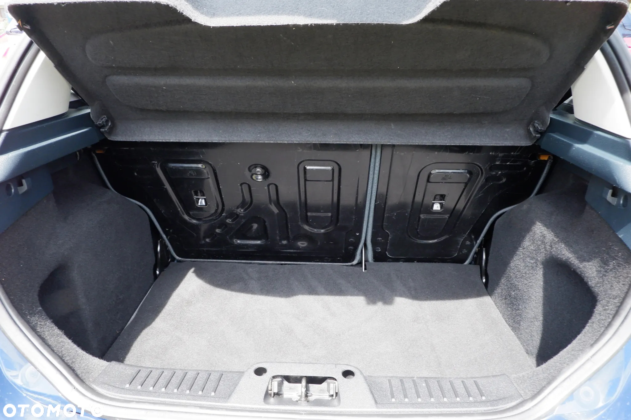 Ford Fiesta 1.4 Trend EU5 - 12