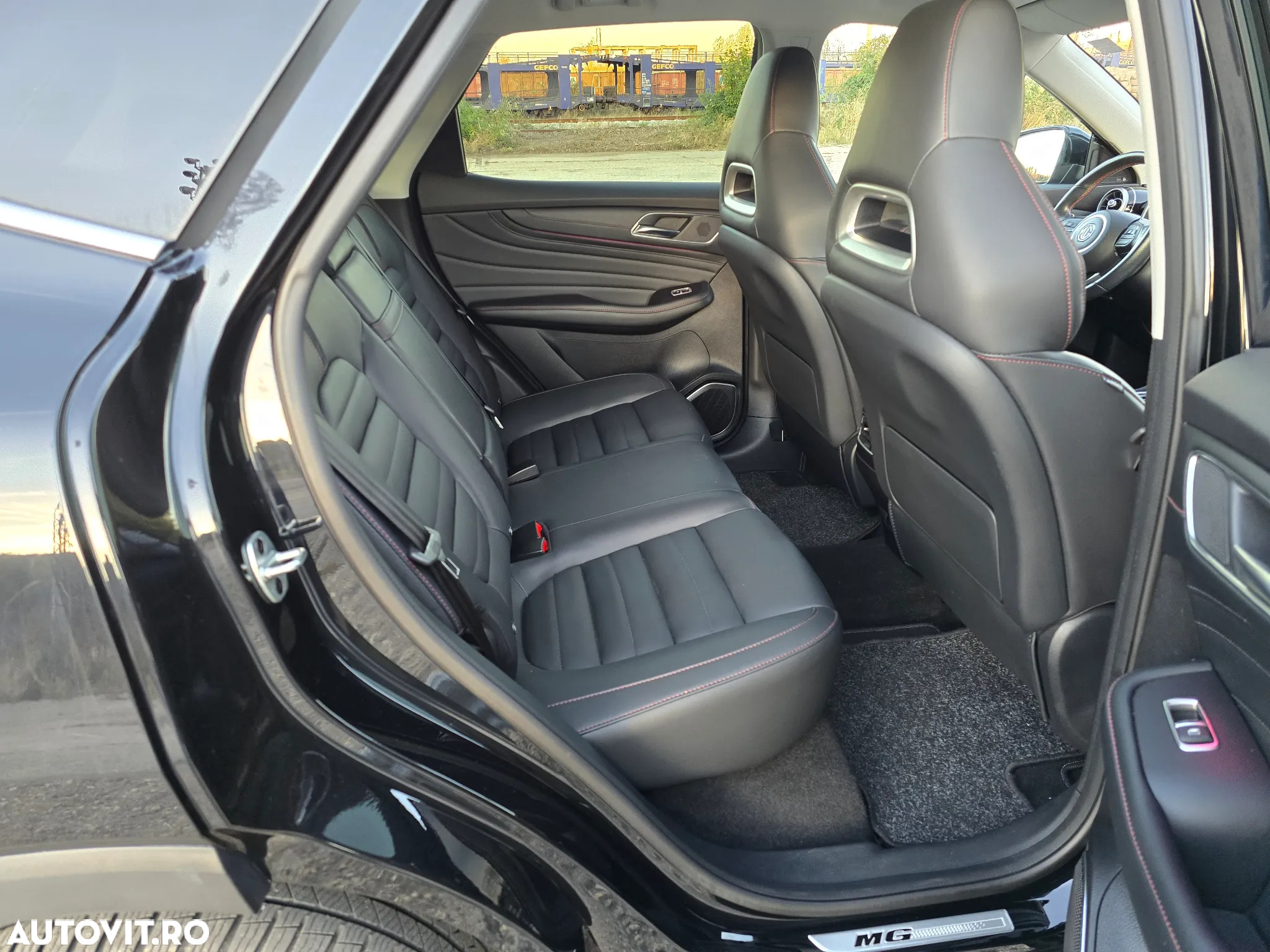 MG EHS 1.5T-GDI PHEV Luxury - 14
