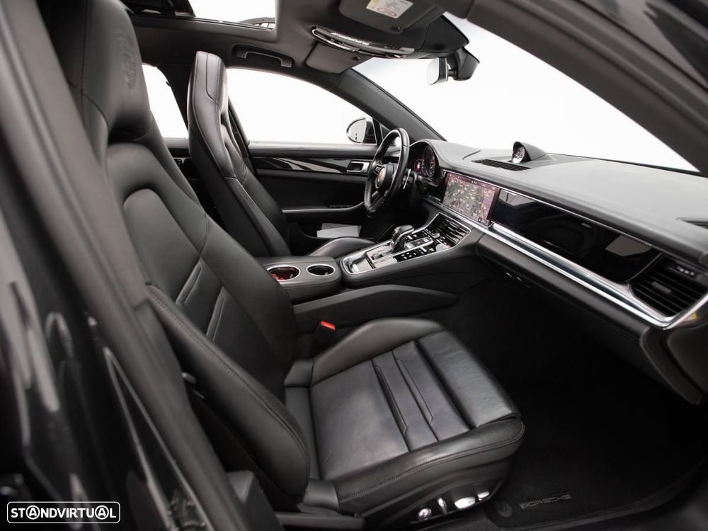 Porsche Panamera 4 E-Hybrid - 11