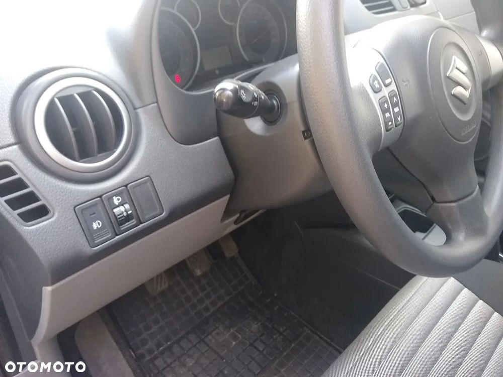 Suzuki SX4 - 12