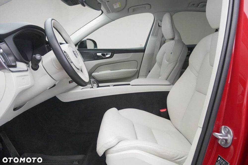 Volvo XC 60 B5 B AWD Plus Bright - 12