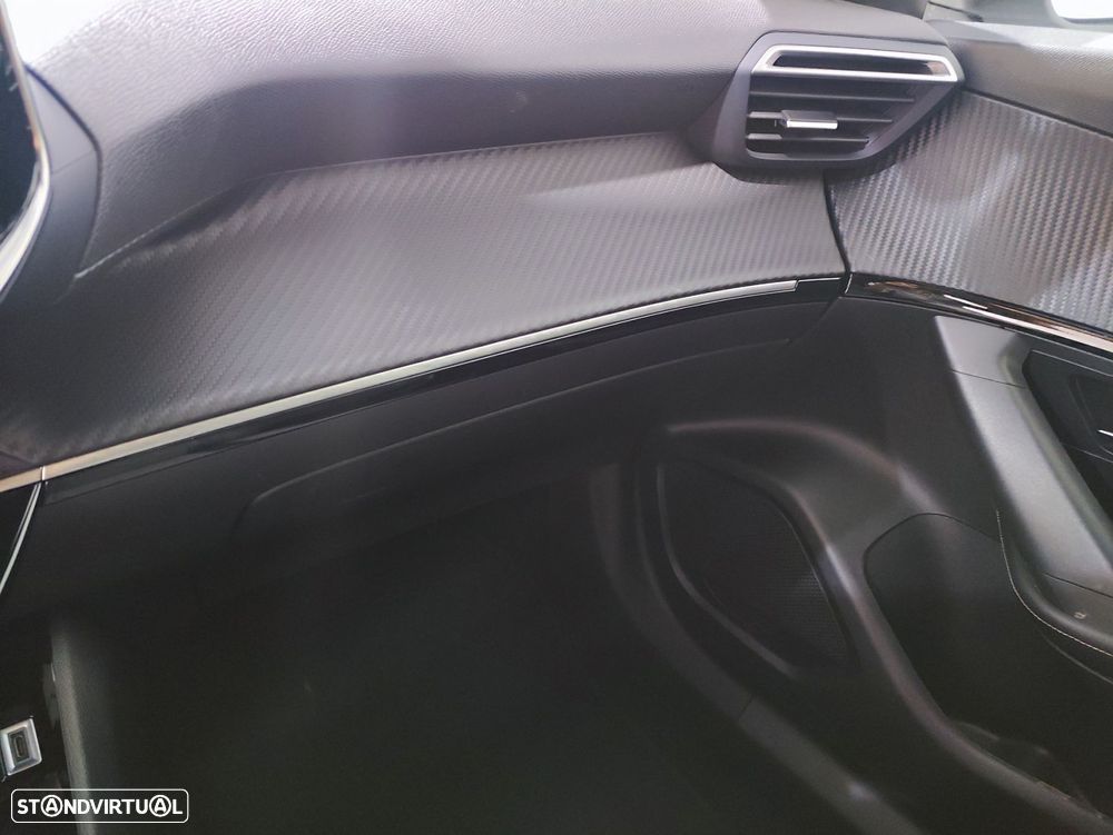 Peugeot 2008 1.2 PureTech Allure - 23