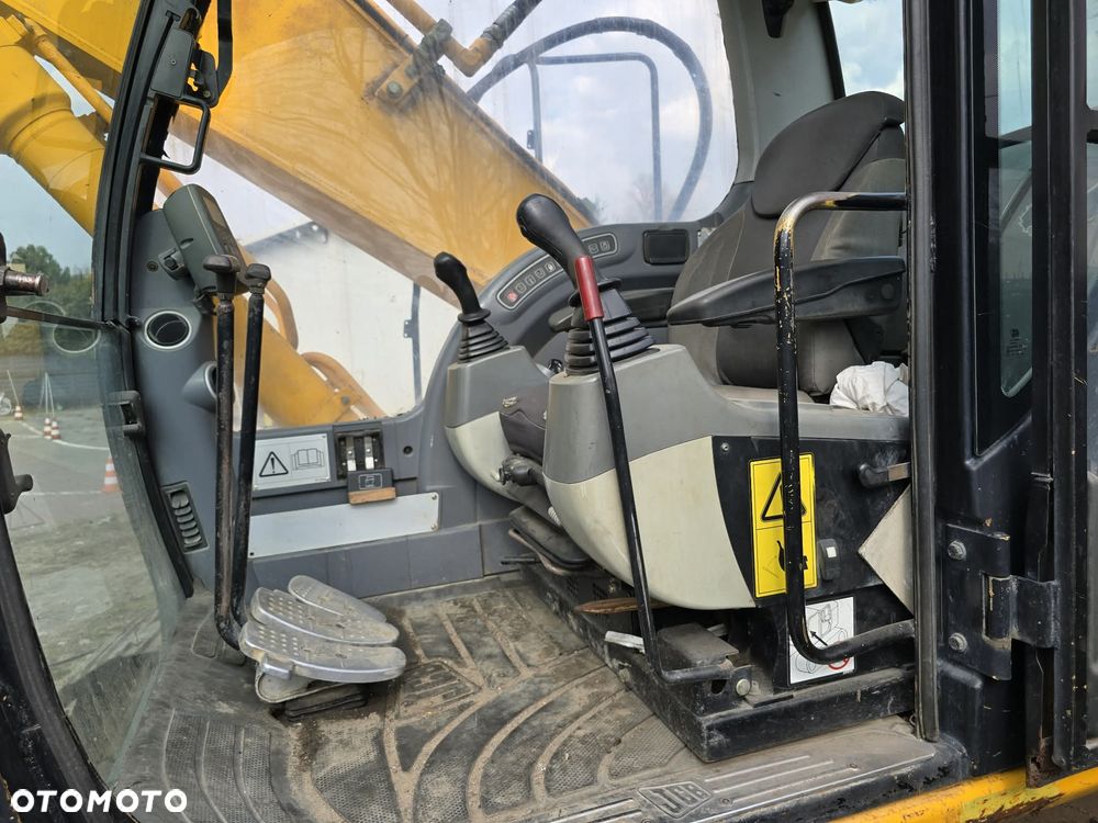 JCB JS 220 LC SALON PL - 3
