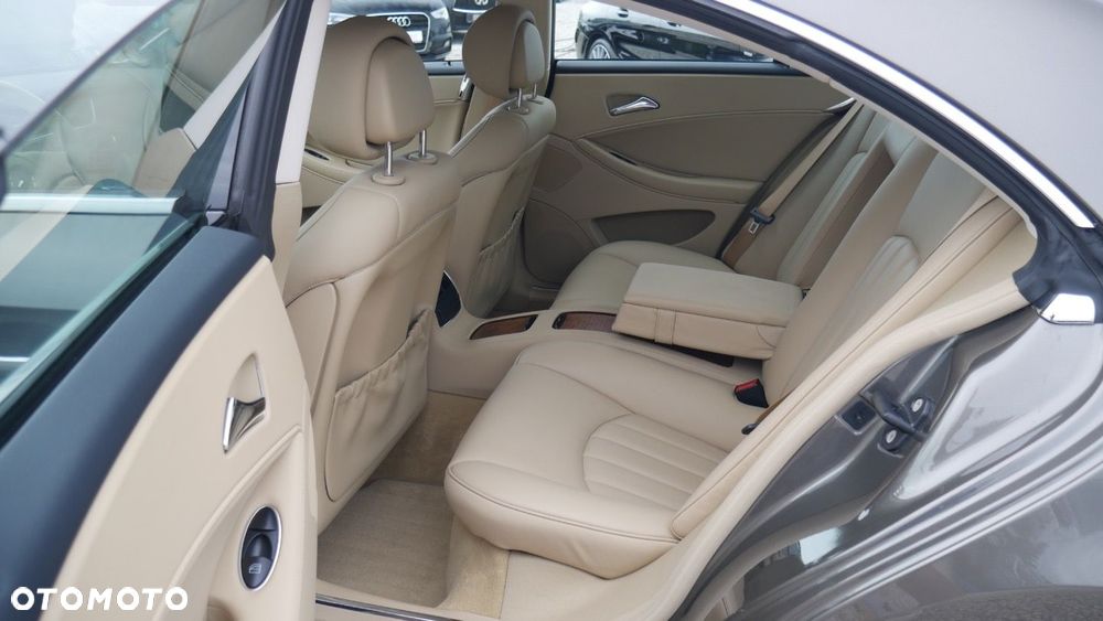 Mercedes-Benz CLS - 21