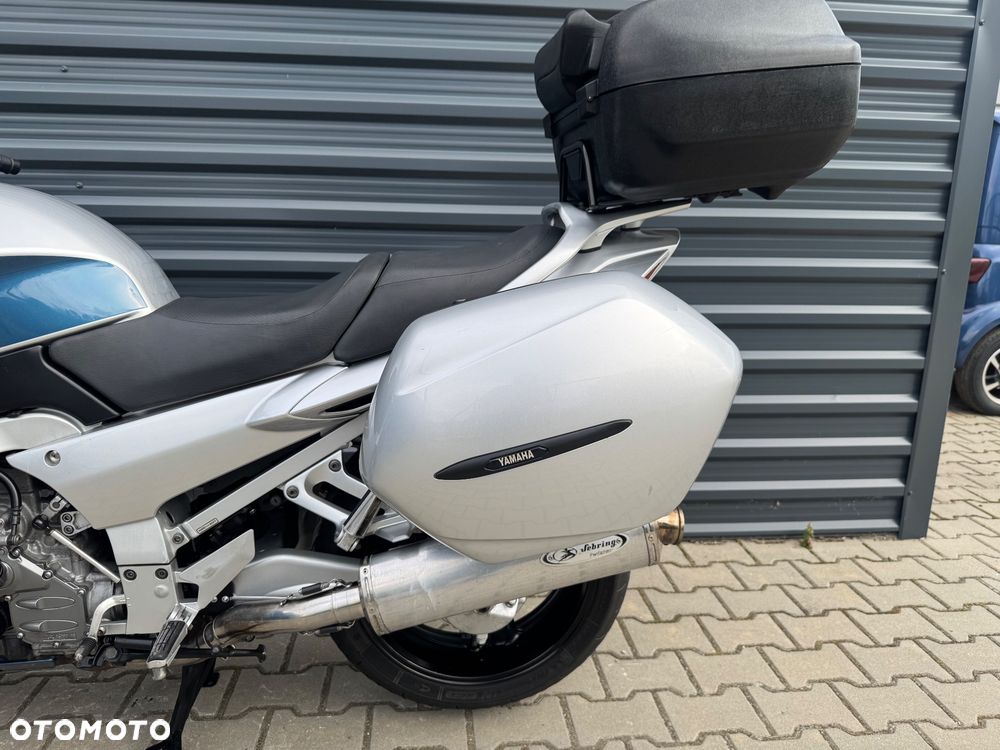 Yamaha FJR - 16