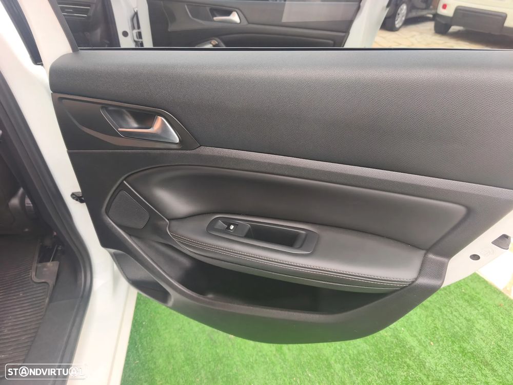 Peugeot 308 SW 1.6 BlueHDi Allure J17 EAT6 - 22