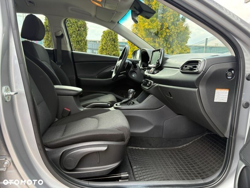 Hyundai i30 1.5 T-GDI 48V Smart DCT - 12