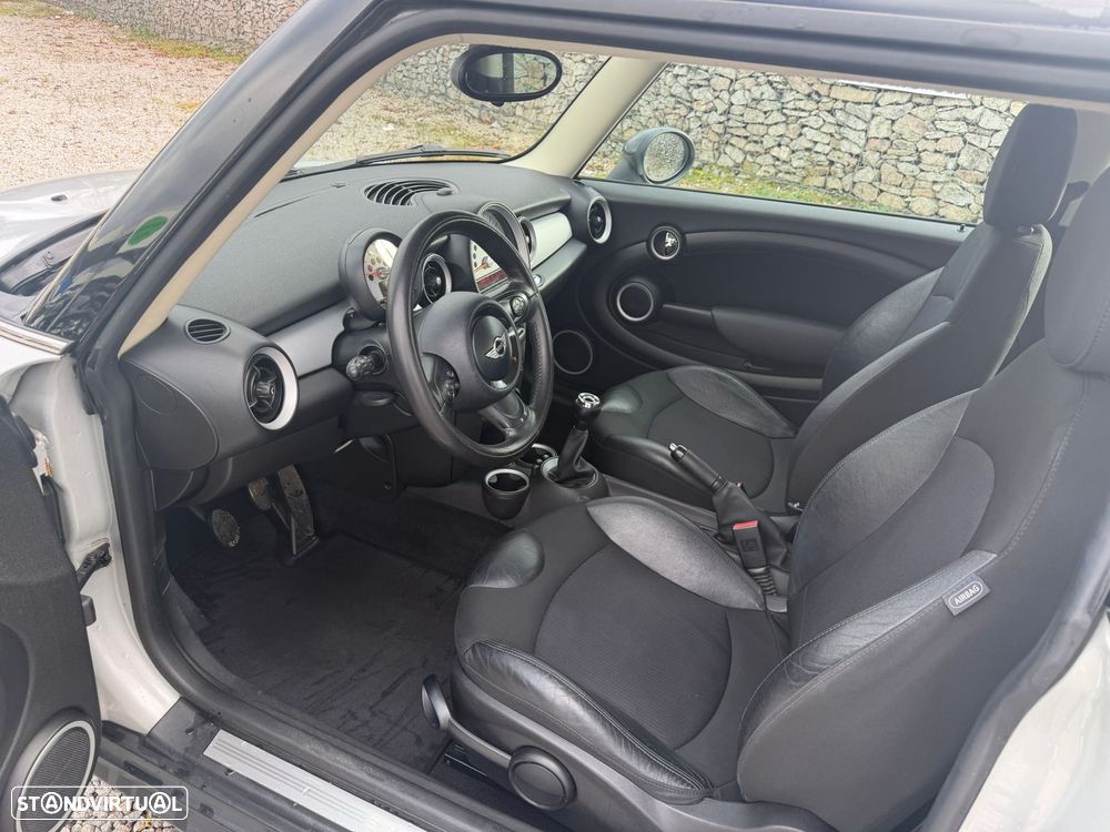 MINI 3 Portas Cooper D - 7