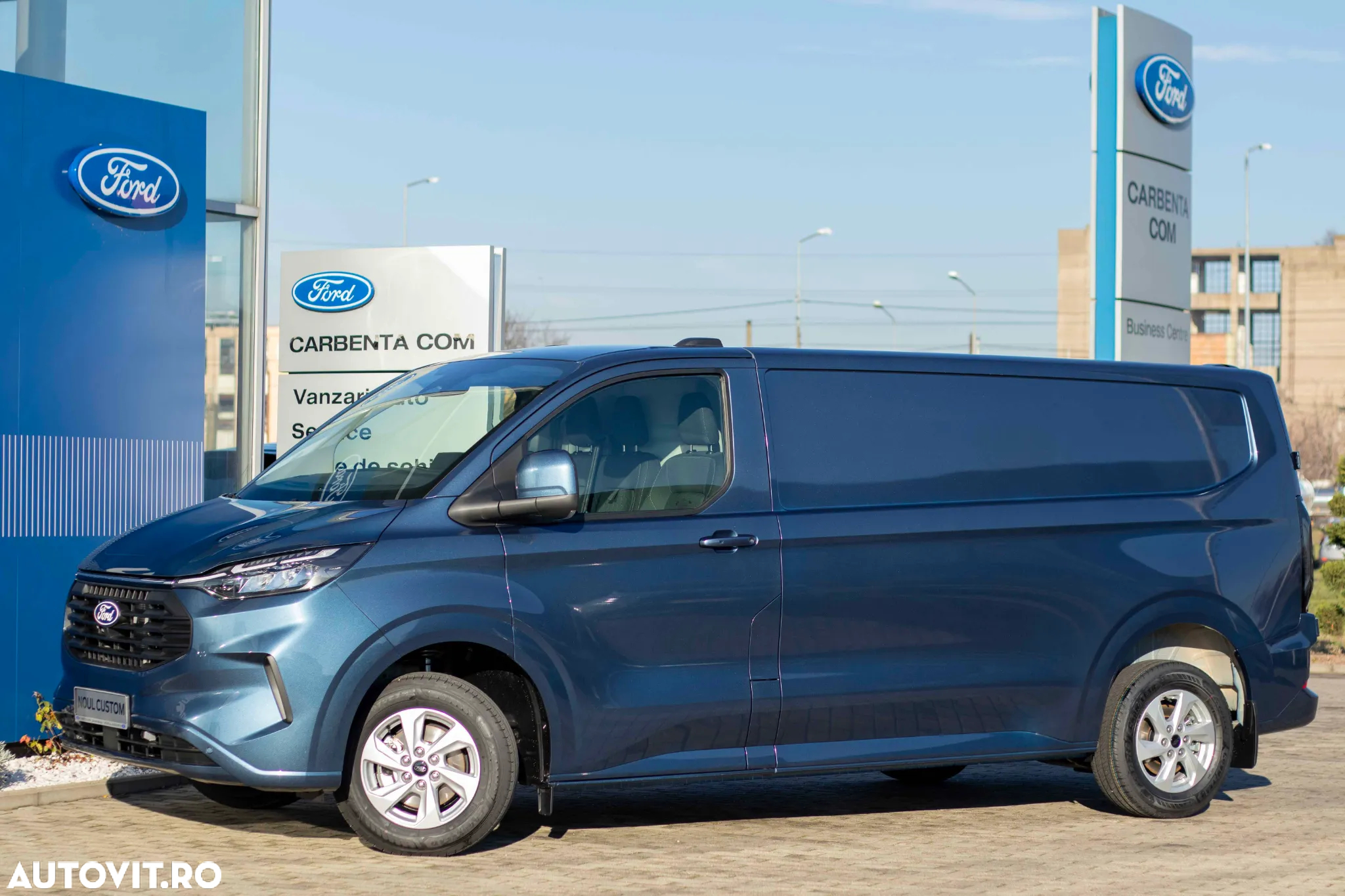 Ford CUSTOM - 9