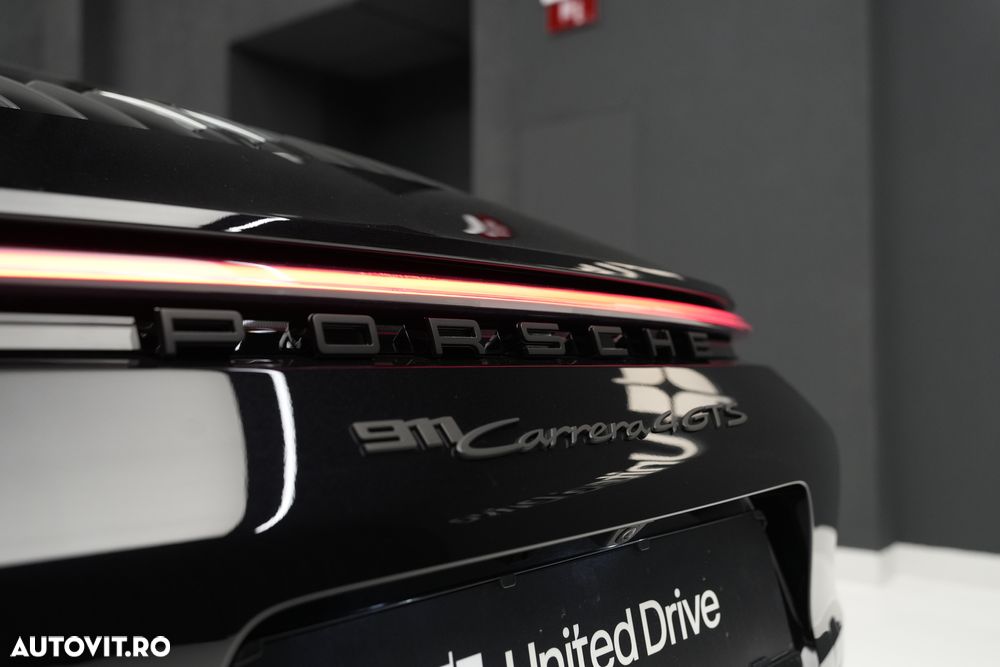 Porsche 911 Carrera 4 GTS PDK - 31