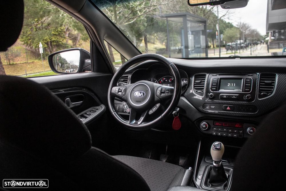 Kia Carens 1.7 CRDi ISG EX - 33