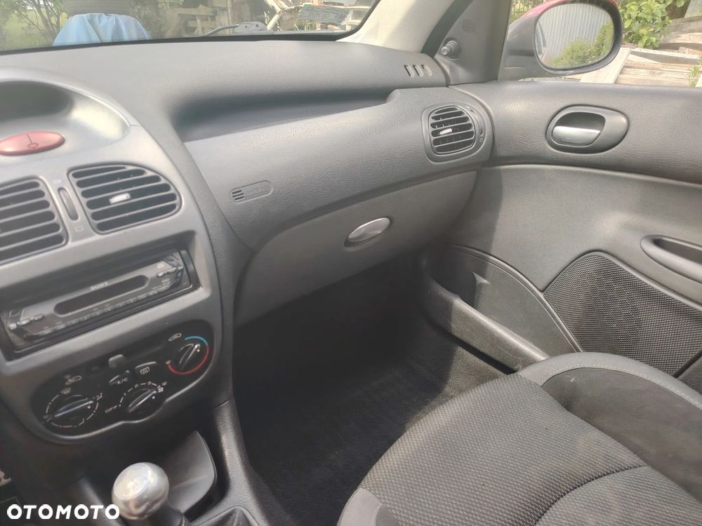 Peugeot 206 - 5