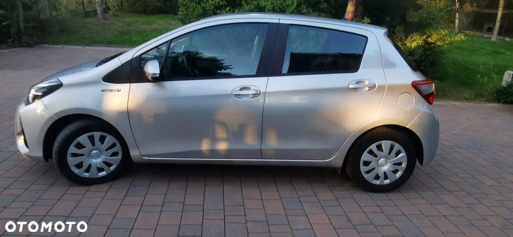 Toyota Yaris Hybrid 100 Active EU6 - 10