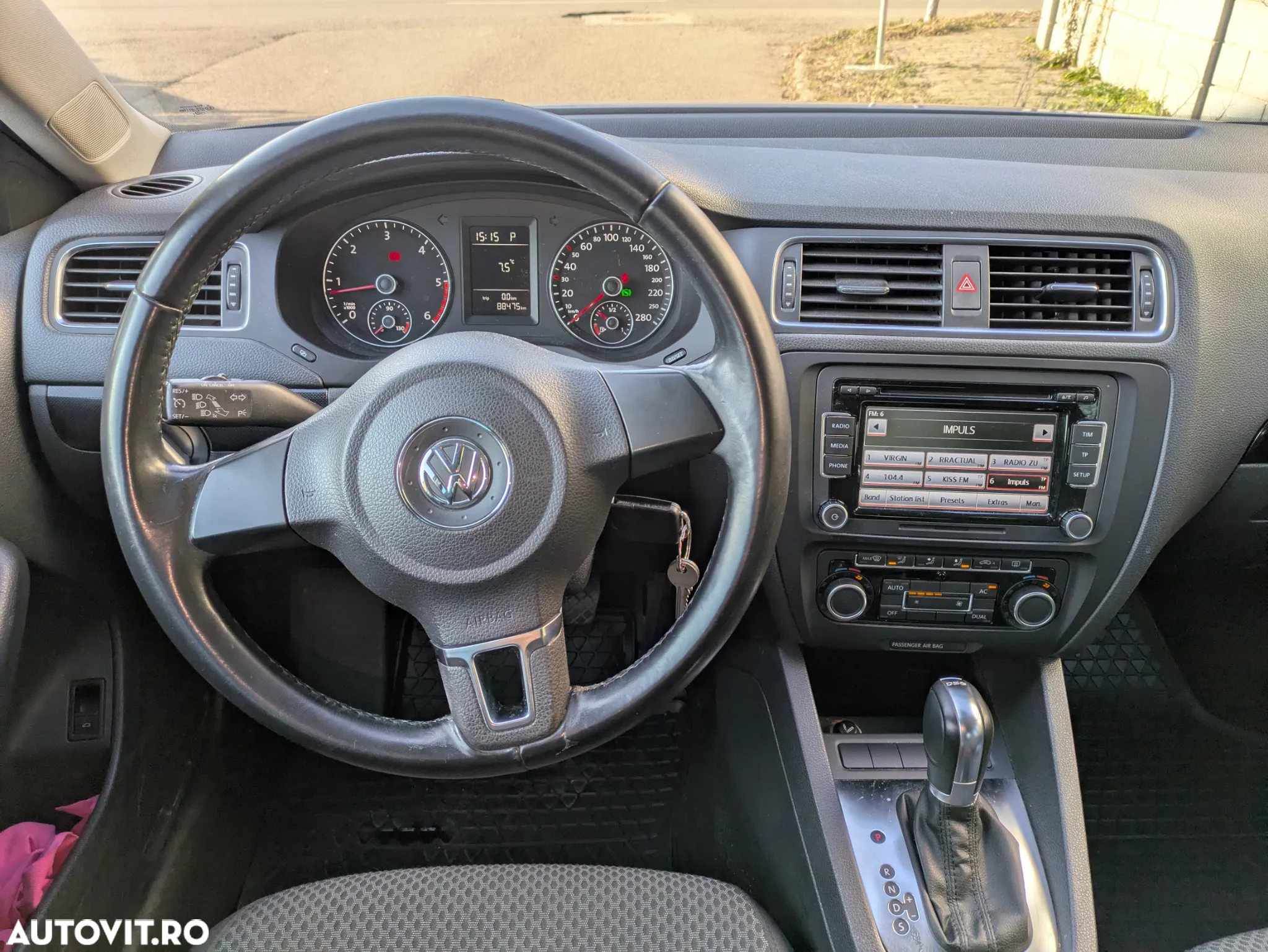 Volkswagen Jetta 1.6 TDI DPF Trendline DSG - 4