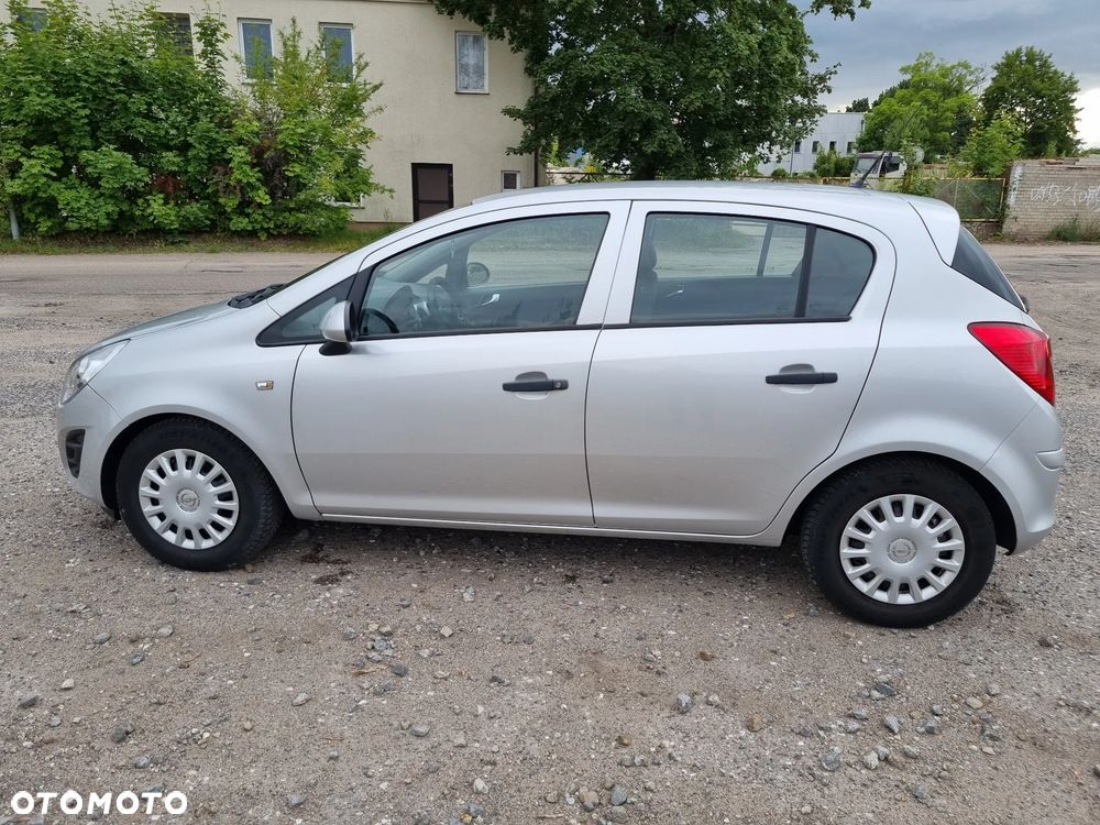Opel Corsa 1.2 16V Essentia - 3