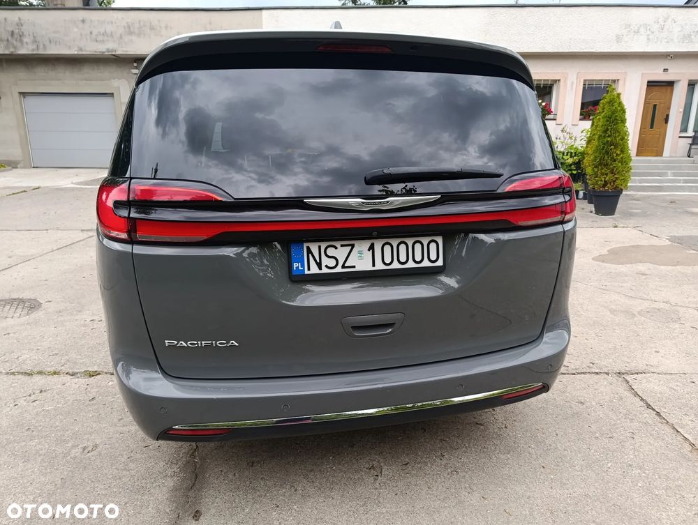Chrysler Pacifica - 20