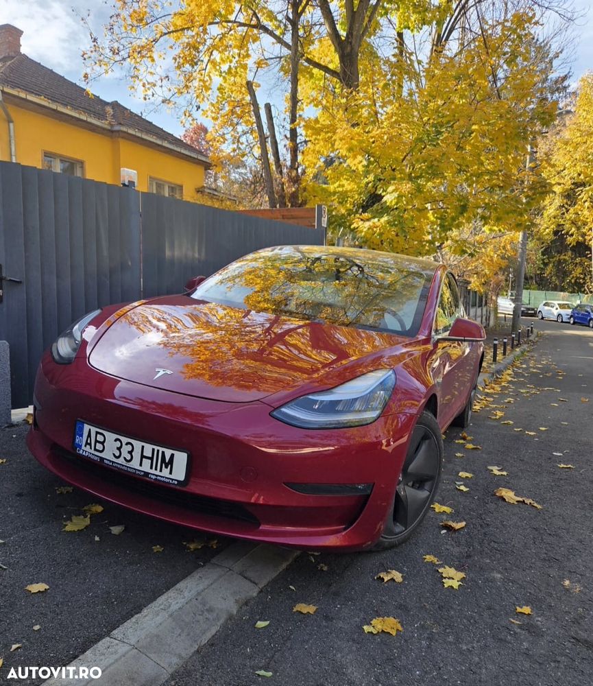 Tesla Model 3 - 1
