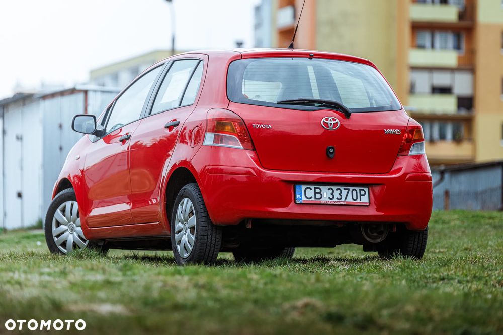 Toyota Yaris 1.0 Entry EU5 - 5