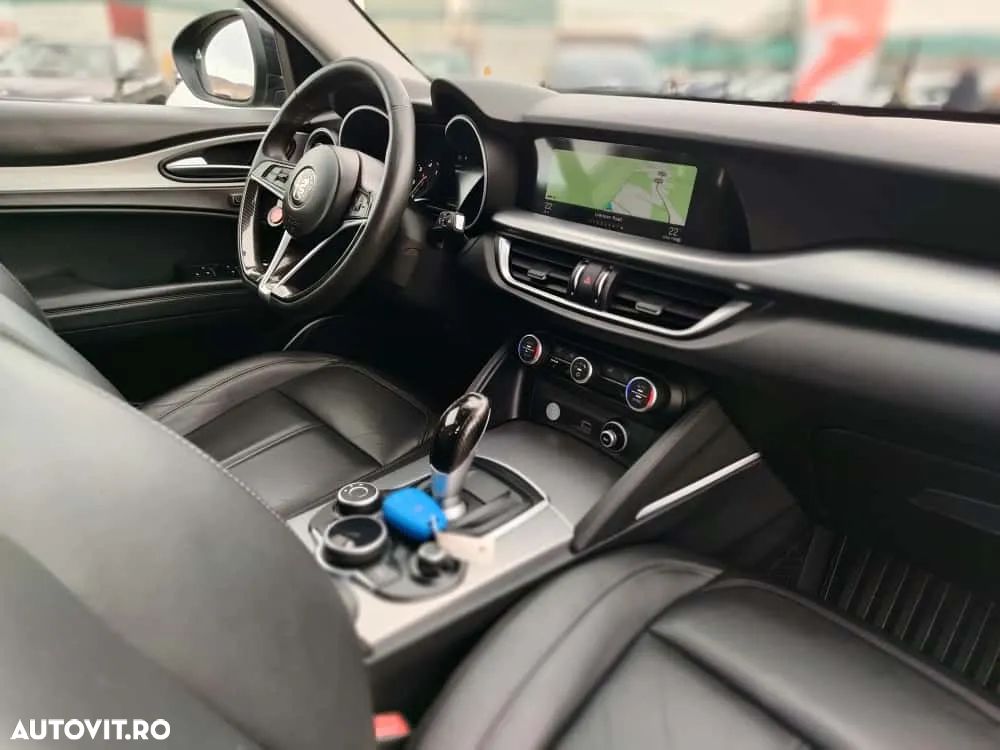 Alfa Romeo Stelvio 2.2 Diesel 16V AT8 Q4 Veloce - 17