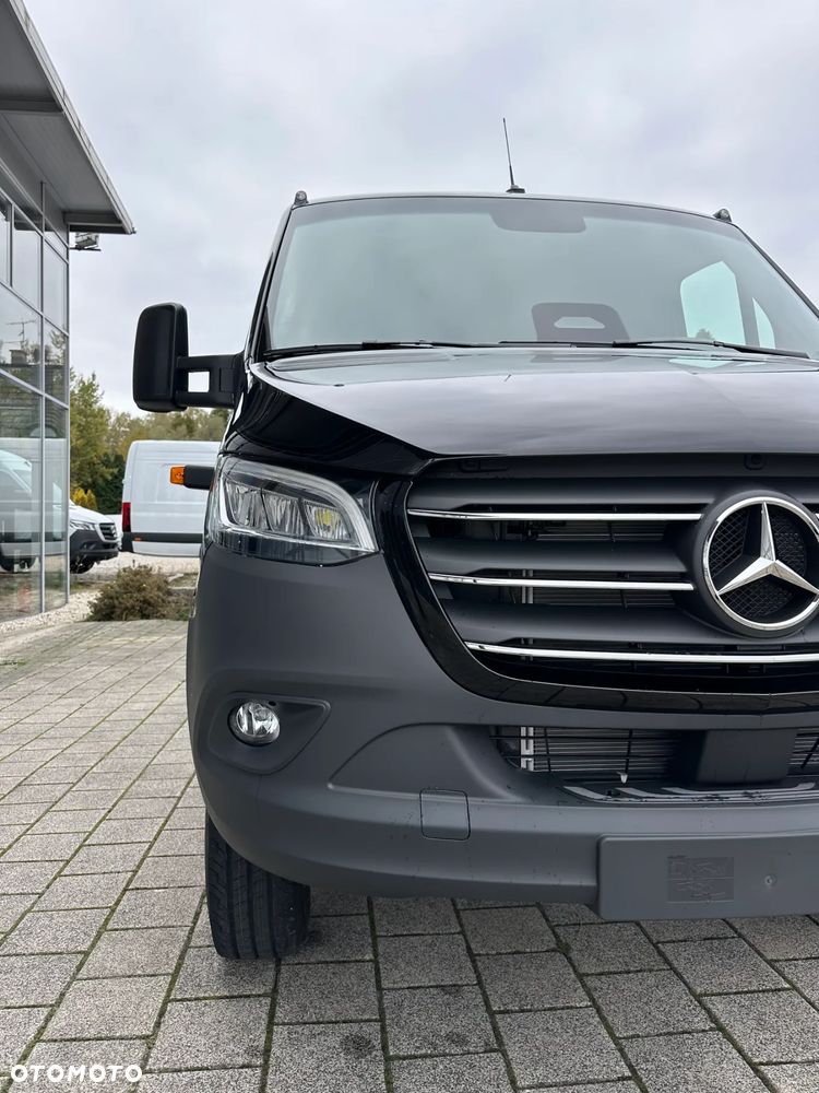 Mercedes-Benz Sprinter - 25