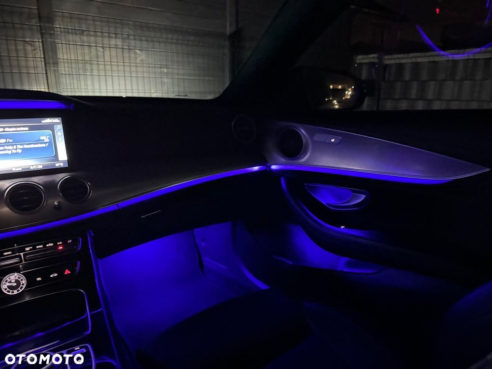 Mercedes-Benz Klasa E 220 d 4-Matic 9G-TRONIC - 18