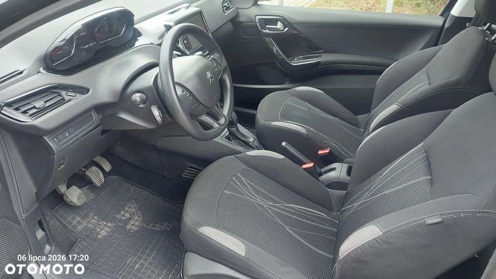 Peugeot 208 - 2