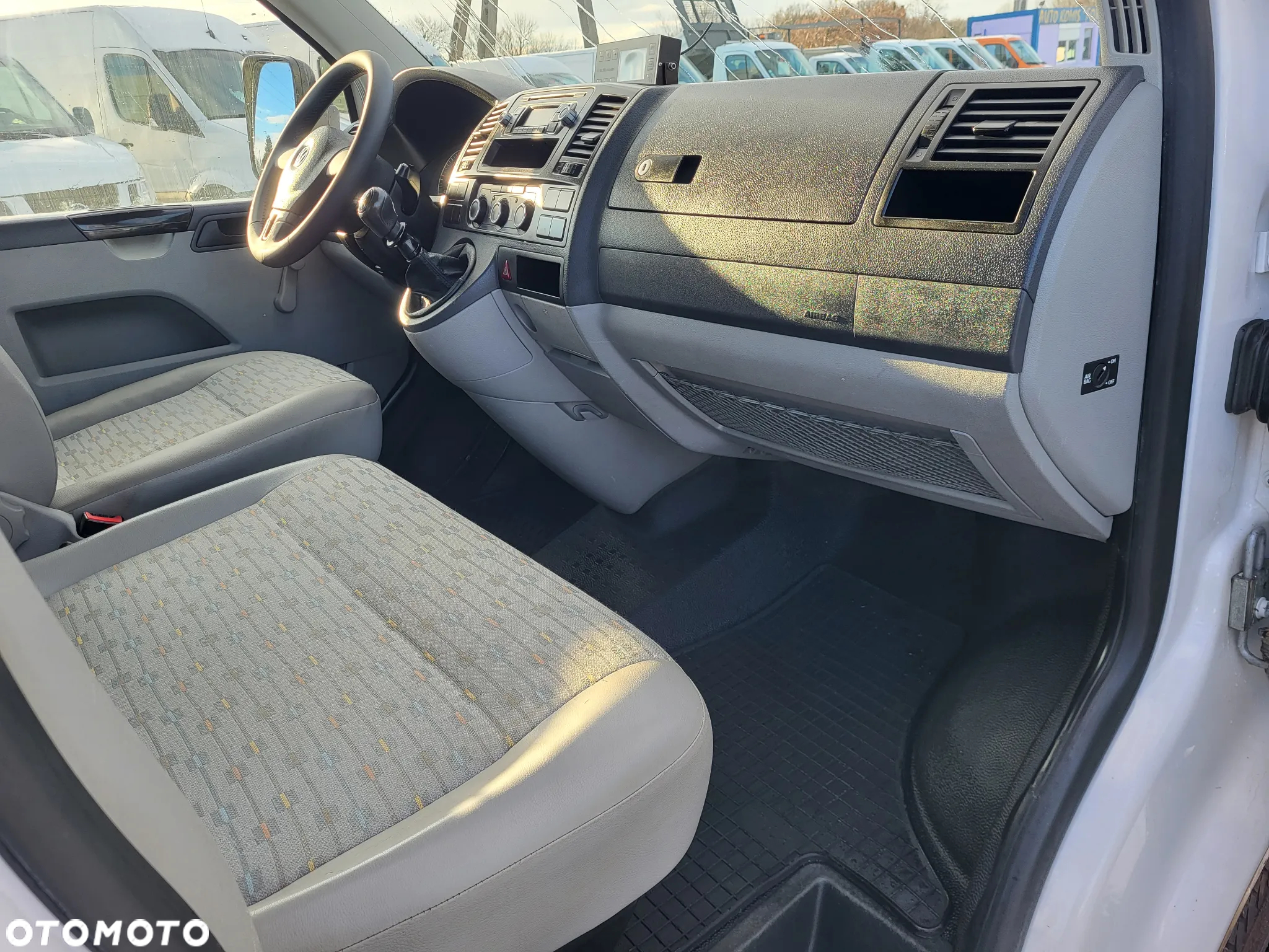 Volkswagen Transporter t5 lift doka super stan klima tablica świetlna - 17