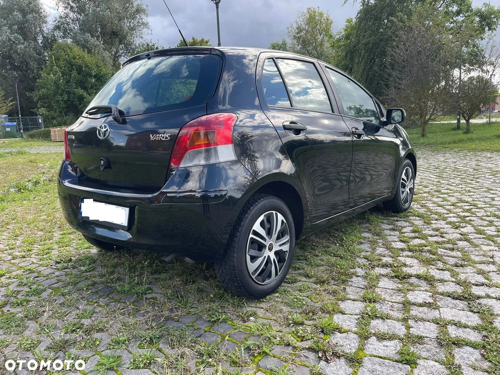Toyota Yaris - 4