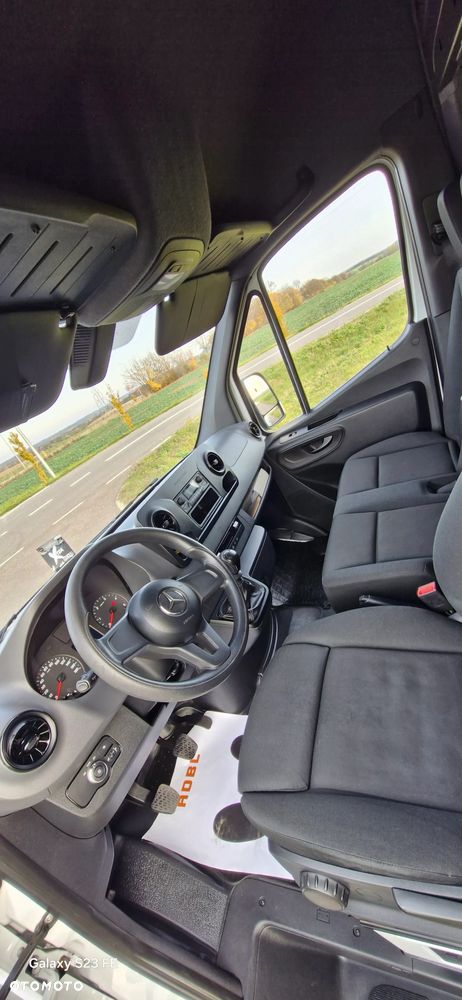 Mercedes-Benz Sprinter - 13