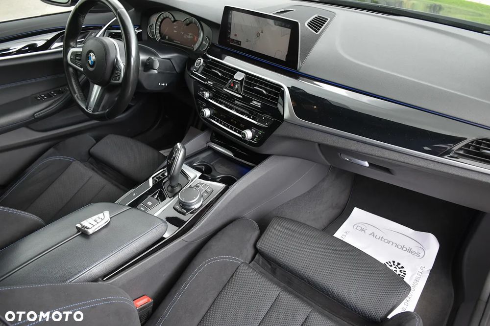 BMW Seria 5 530i xDrive M Sport Edition - 26