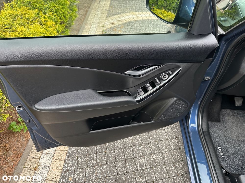 Hyundai ix20 1.4 blue YES Plus - 17