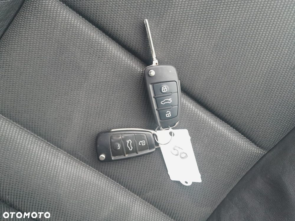 Audi A3 Sportback 2.0 TDI DPF S tronic S line Sportpaket - 12