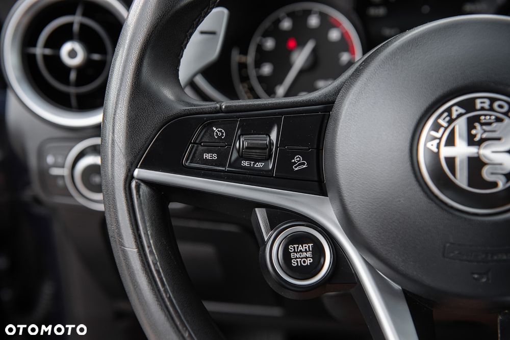 Alfa Romeo Stelvio - 19
