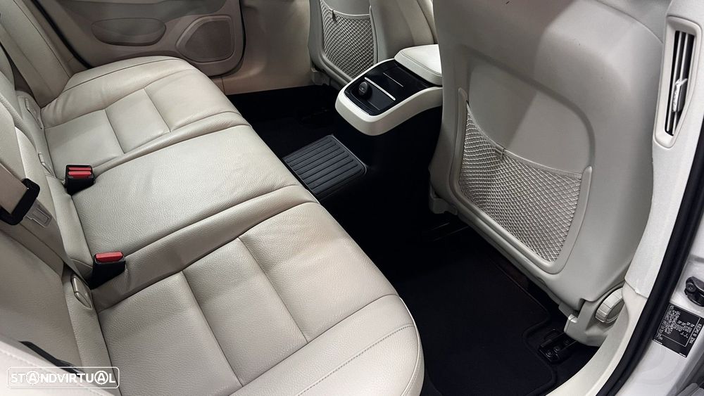 Volvo V60 2.0 T8 AWD TE Inscription Expression — fotografia 37