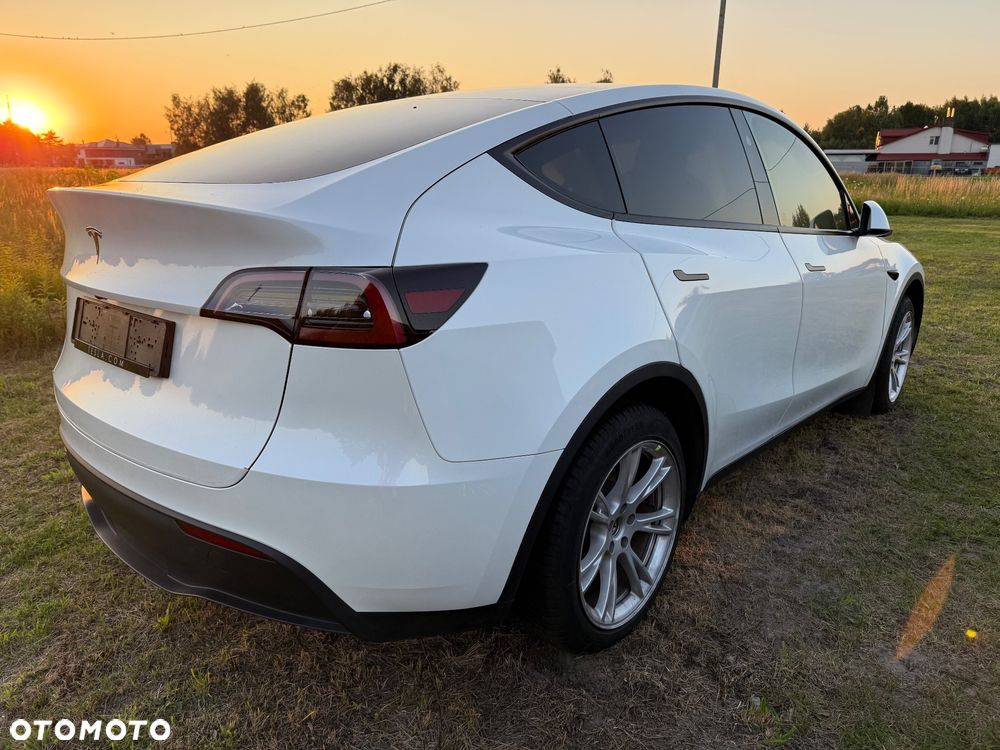 Tesla Model Y RWD - 2