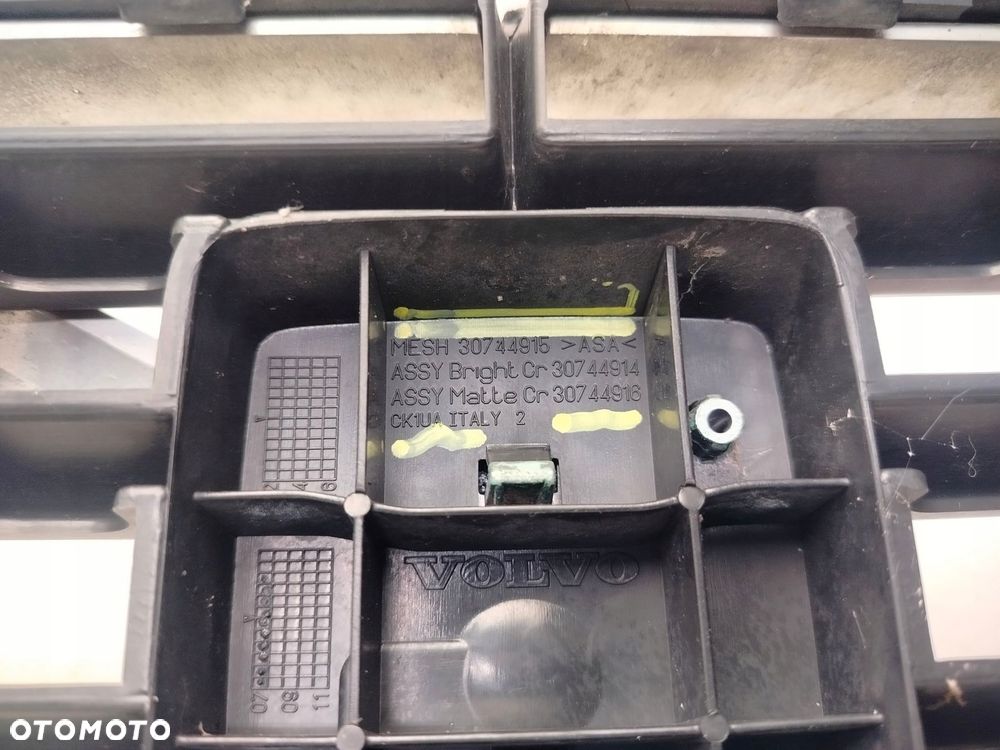 volvo v50 lift 07r- grill atrapa chłodnicy 30744914 - 5