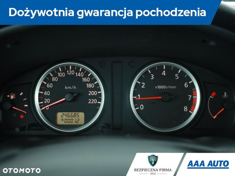 Nissan Almera - 10