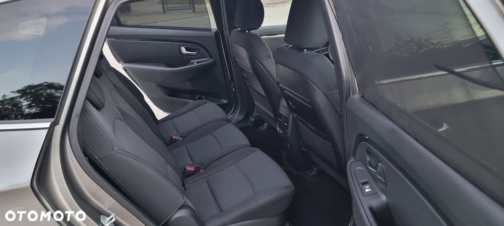 Kia Carens 1.6 GDI ISG Spirit - 25