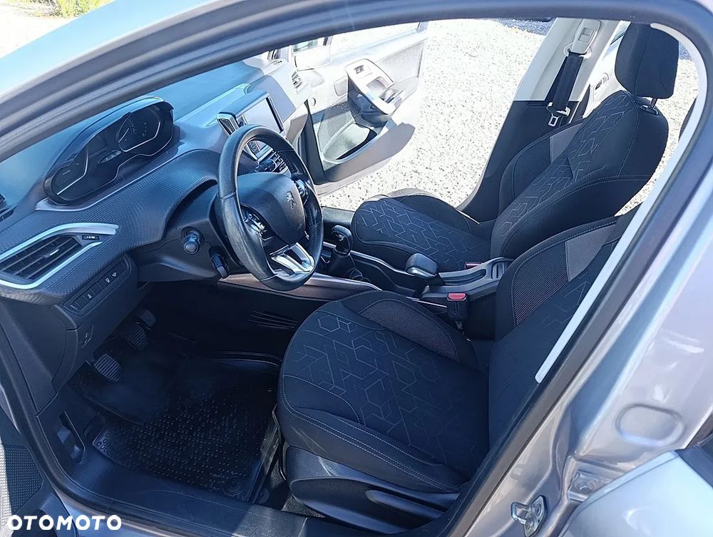 Peugeot 2008 1.2 Pure Tech Access EU6 - 20