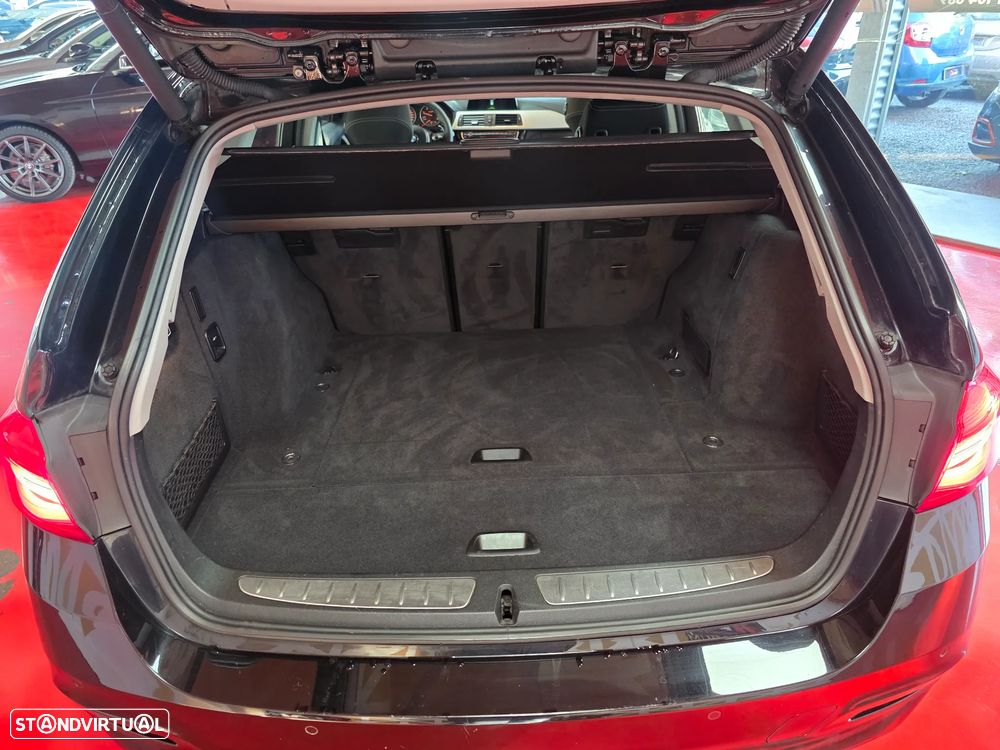 BMW 320 d Touring Aut. Sport Line - 32