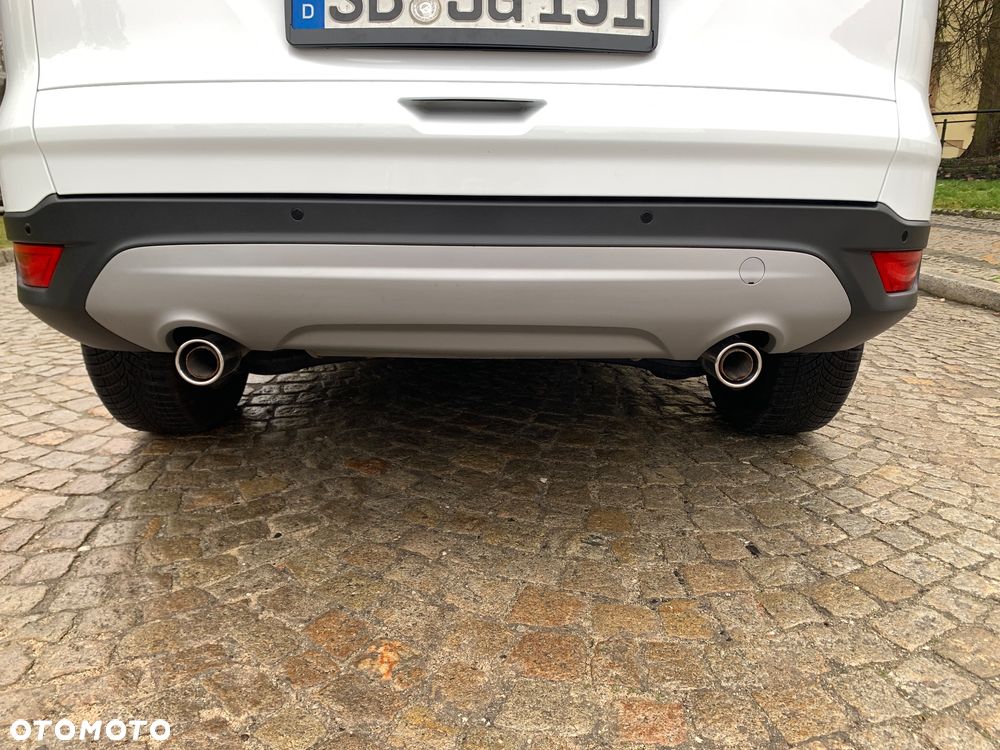 Ford Kuga 2.0 TDCi 2x4 Titanium - 32