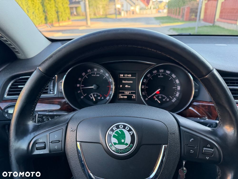 Skoda Superb 2.0 TDI 4x4 Exclusive - 26