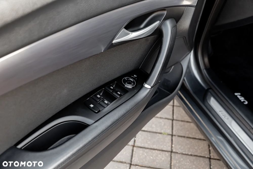 Hyundai i40 Kombi 1.7 CRDi DCT Premium - 17